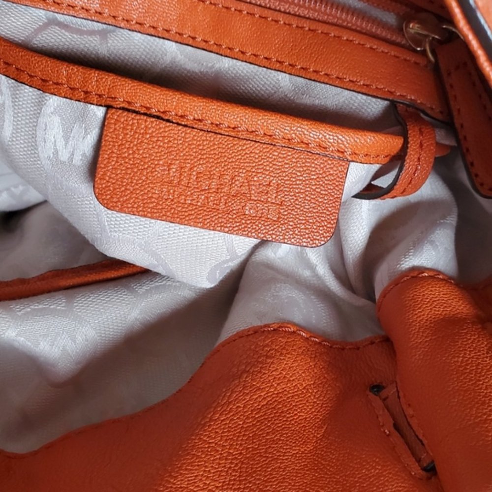 🎀Michael Kors Hamilton Handbag🎀 - Picture 9 of 16